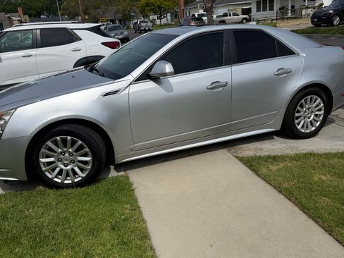 Used 2010 Cadillac CTS Luxury image 2