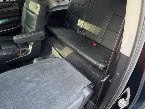 Used 2018 Chevrolet Suburban LT image 13