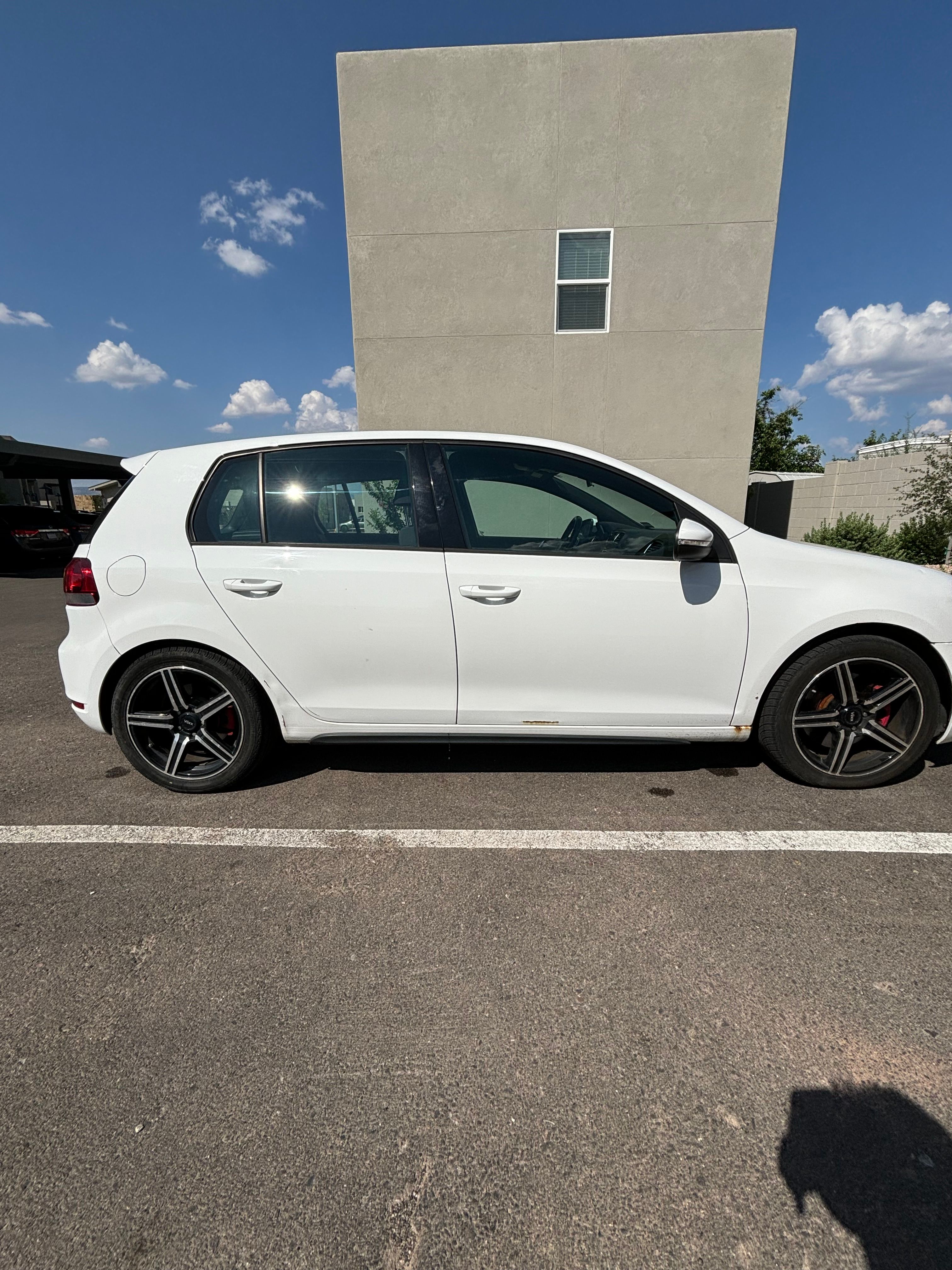 Used 2010 Volkswagen GTI 4-Door FWD image 10