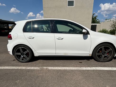 Used 2010 Volkswagen GTI 4-Door FWD image 10