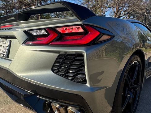 Used 2023 Chevrolet Corvette Stingray Premium Cpe w/ Z51 Performance Package image 18