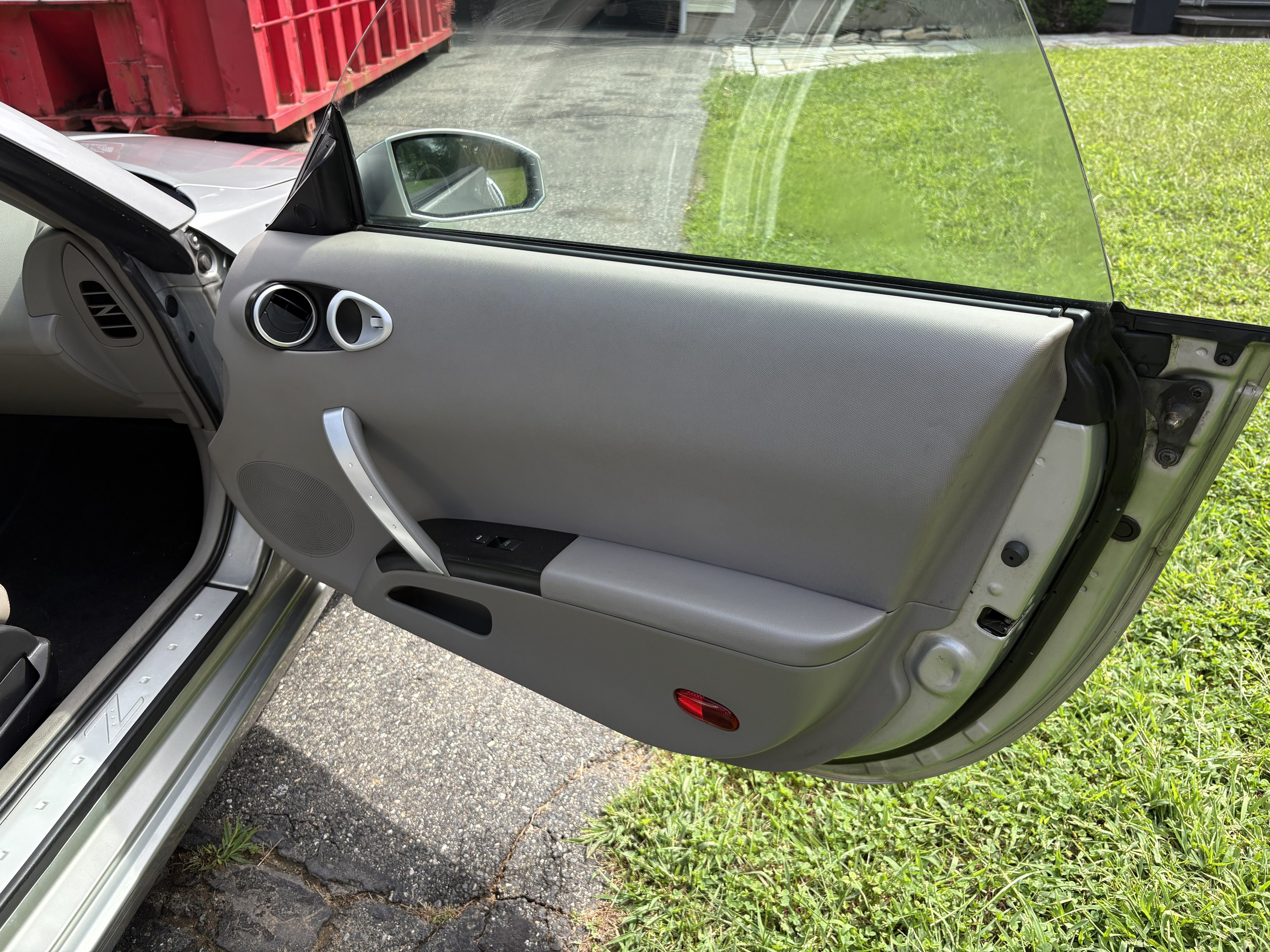 Used 2004 Nissan 350Z Touring RWD image 23