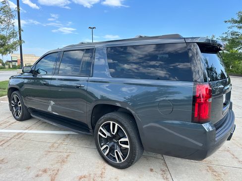 Used 2019 Chevrolet Suburban Premier AWD/4WD image 4