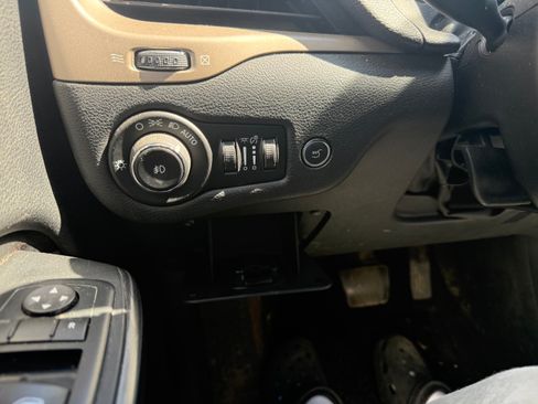 Used 2014 Jeep Cherokee Limited w/ Technology Group image 16