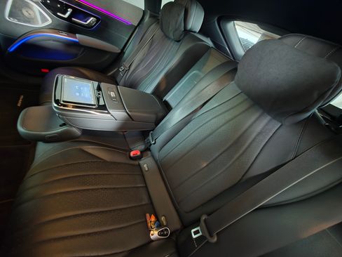 Used 2022 Mercedes-Benz EQS 580 4MATIC Sedan image 14