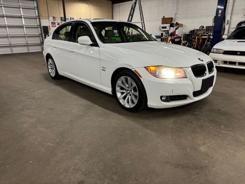 Used 2011 BMW 328i xDrive Sedan image 2
