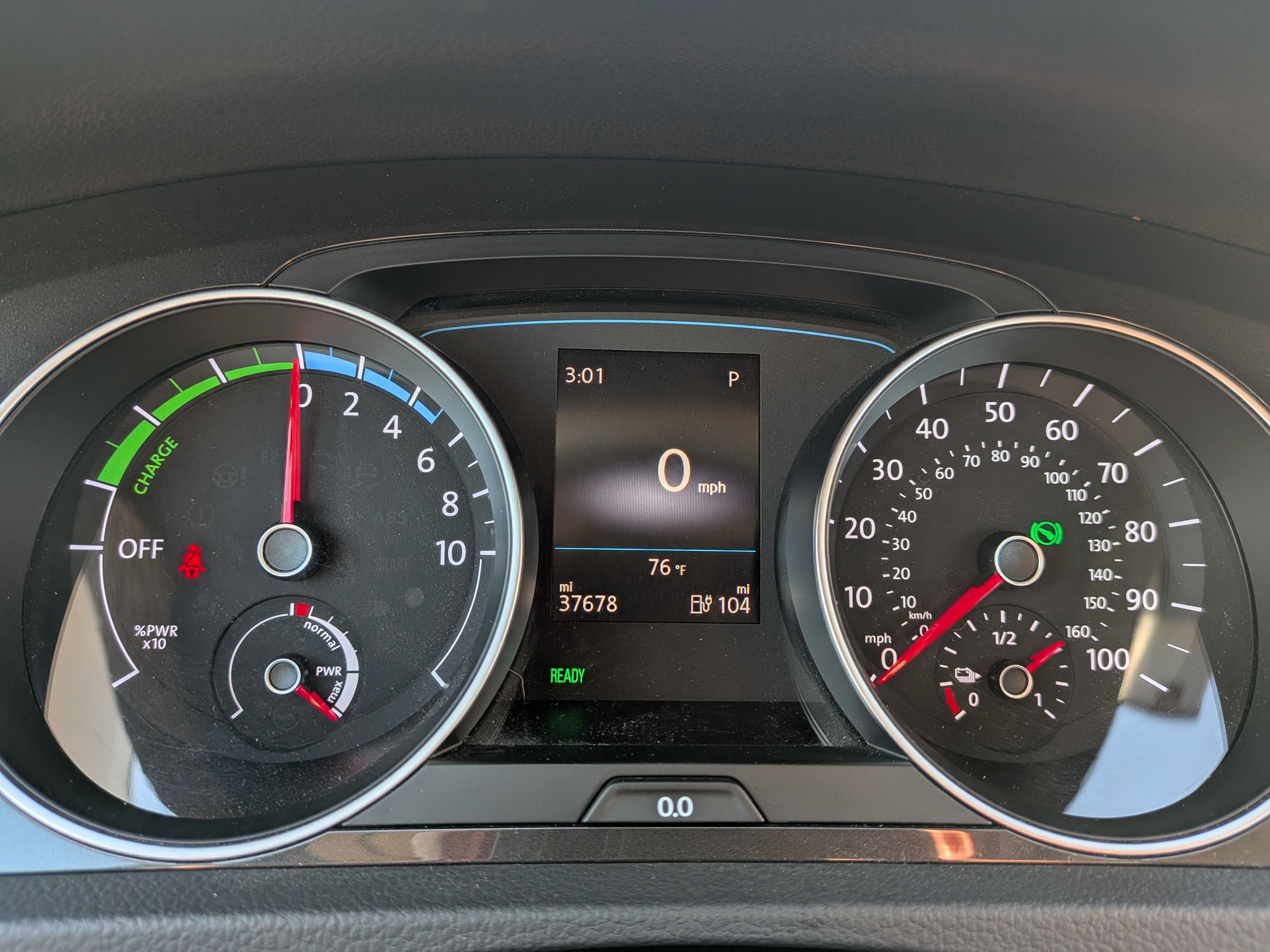 Used 2019 Volkswagen e-Golf SE w/ Driver Assistance Package FWD image 17