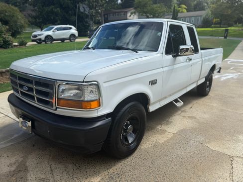 Used 1994 Ford F150 2WD SuperCab image 1