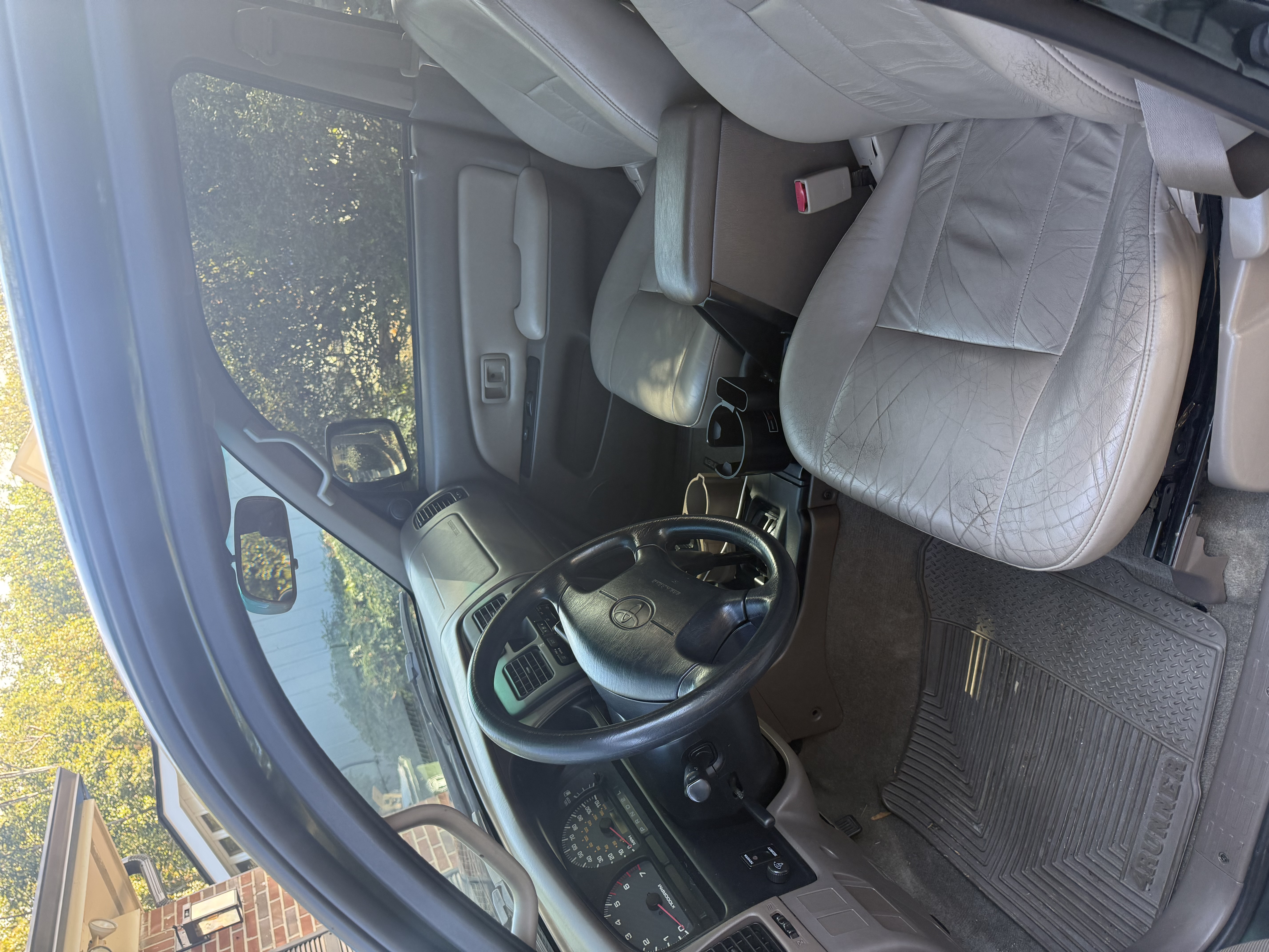 Used 2000 Toyota 4Runner SR5 RWD image 13