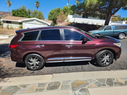 Used 2013 INFINITI JX35 FWD w/ Premium Pkg