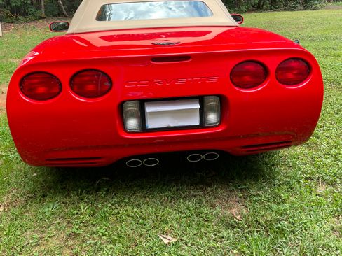 Used 2001 Chevrolet Corvette Convertible 2D w/ Preferred Equipment Group1 image 5