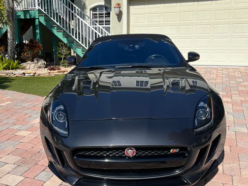 Used 2017 Jaguar F-TYPE S image 8