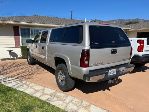 Used 2004 Chevrolet Silverado 2500 LS w/ Heavy-Duty Power Package image 2
