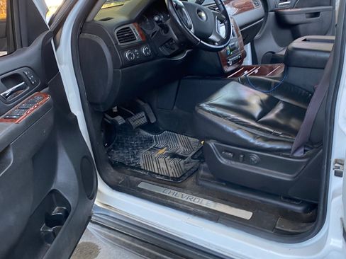 Used 2010 Chevrolet Tahoe LTZ image 9