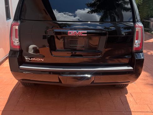 Used 2018 GMC Yukon SLT RWD image 4