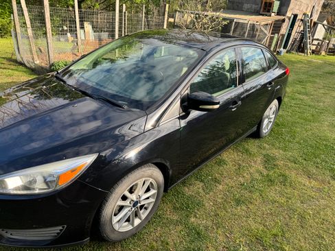 Used 2017 Ford Focus SE image 8