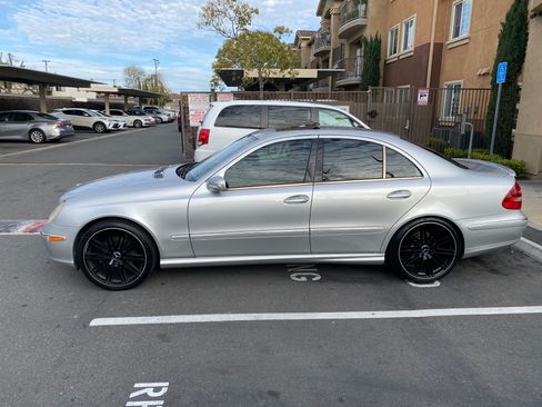 Used 2005 Mercedes-Benz E 500 Sedan image 5