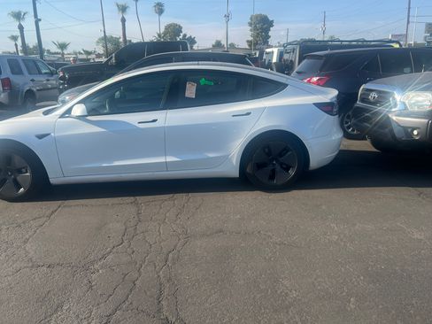 Used 2021 Tesla Model 3 Standard Range Plus image 5