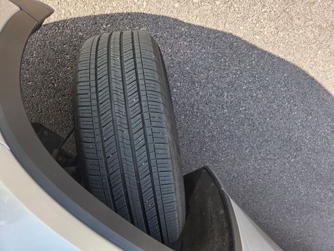 Used 2019 Chevrolet Traverse LS image 2