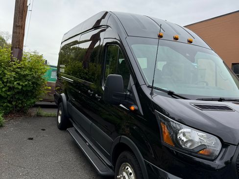 Used 2023 Ford Transit 350 XL AWD/4WD image 4