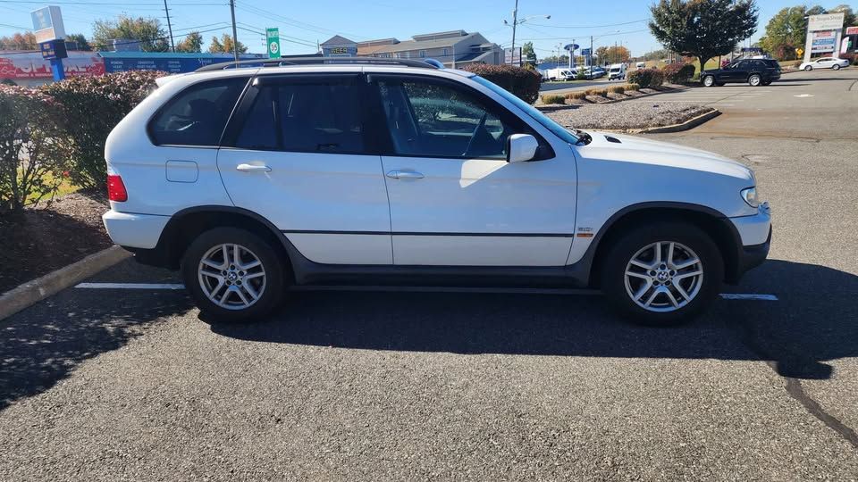 Used 2003 BMW X5 3.0i AWD/4WD image 1