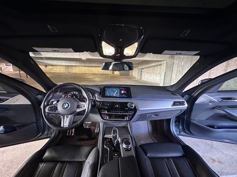 Used 2018 BMW 530i xDrive w/ M Sport Package image 6