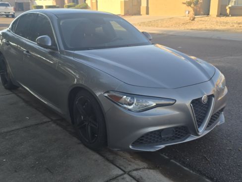 Used 2018 Alfa Romeo Giulia image 5