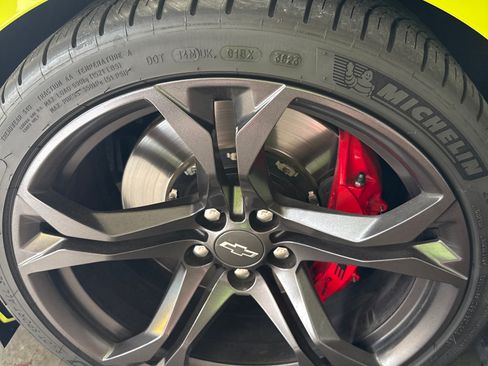 Used 2021 Chevrolet Camaro SS RWD image 12