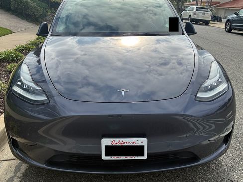 Used 2021 Tesla Model Y Standard Range Sport Utility 4 image 2