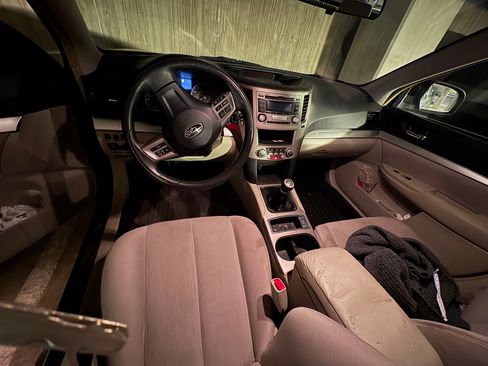 Used 2013 Subaru Outback 2.5i AWD/4WD image 9