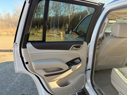 Used 2019 GMC Yukon Denali w/ Denali Ultimate Package image 16