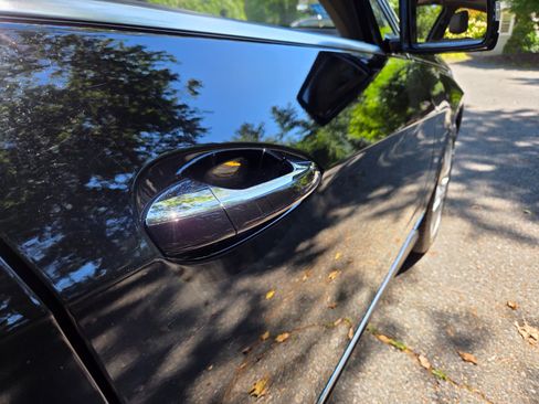Used 2011 Mercedes-Benz E 550 4MATIC Sedan image 19
