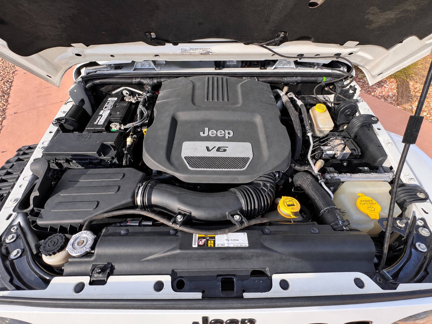 Used 2015 Jeep Wrangler Unlimited Sahara AWD/4WD image 16