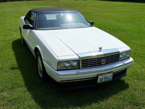 Used 1993 Cadillac Allante Convertible Coupe 2D image 6
