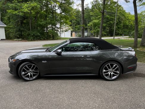 Used 2017 Ford Mustang GT Premium w/ Equipment Group 401A RWD image 10