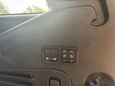 Used 2020 GMC Yukon SLT image 14