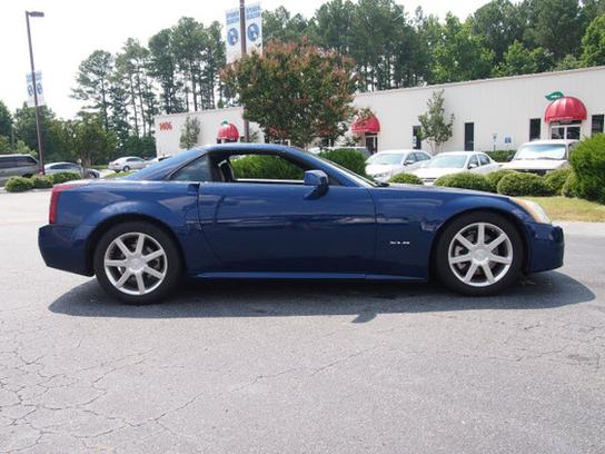 Used 2004 Cadillac XLR RWD image 2
