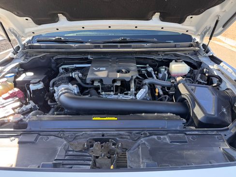 Used 2022 Nissan Frontier SV w/ SV Premium Package image 10