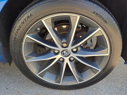 Used 2017 Toyota Camry XSE w/ Advanced Technology Package FWD image 19