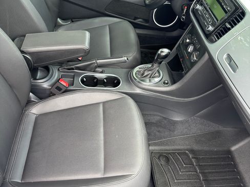 Used 2013 Volkswagen Beetle 2.5 FWD image 10
