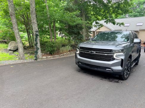 Used 2021 Chevrolet Tahoe RST w/ Luxury Package AWD/4WD image 2