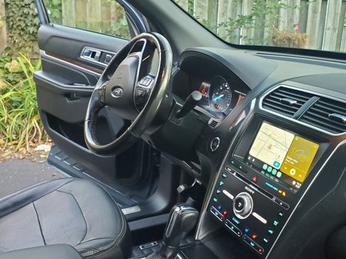 Used 2018 Ford Explorer Limited image 14