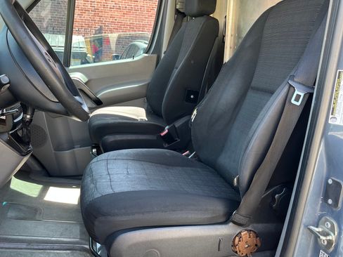 Used 2018 Mercedes-Benz Sprinter 2500 image 8