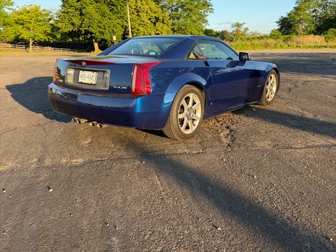 Used 2006 Cadillac XLR RWD image 6