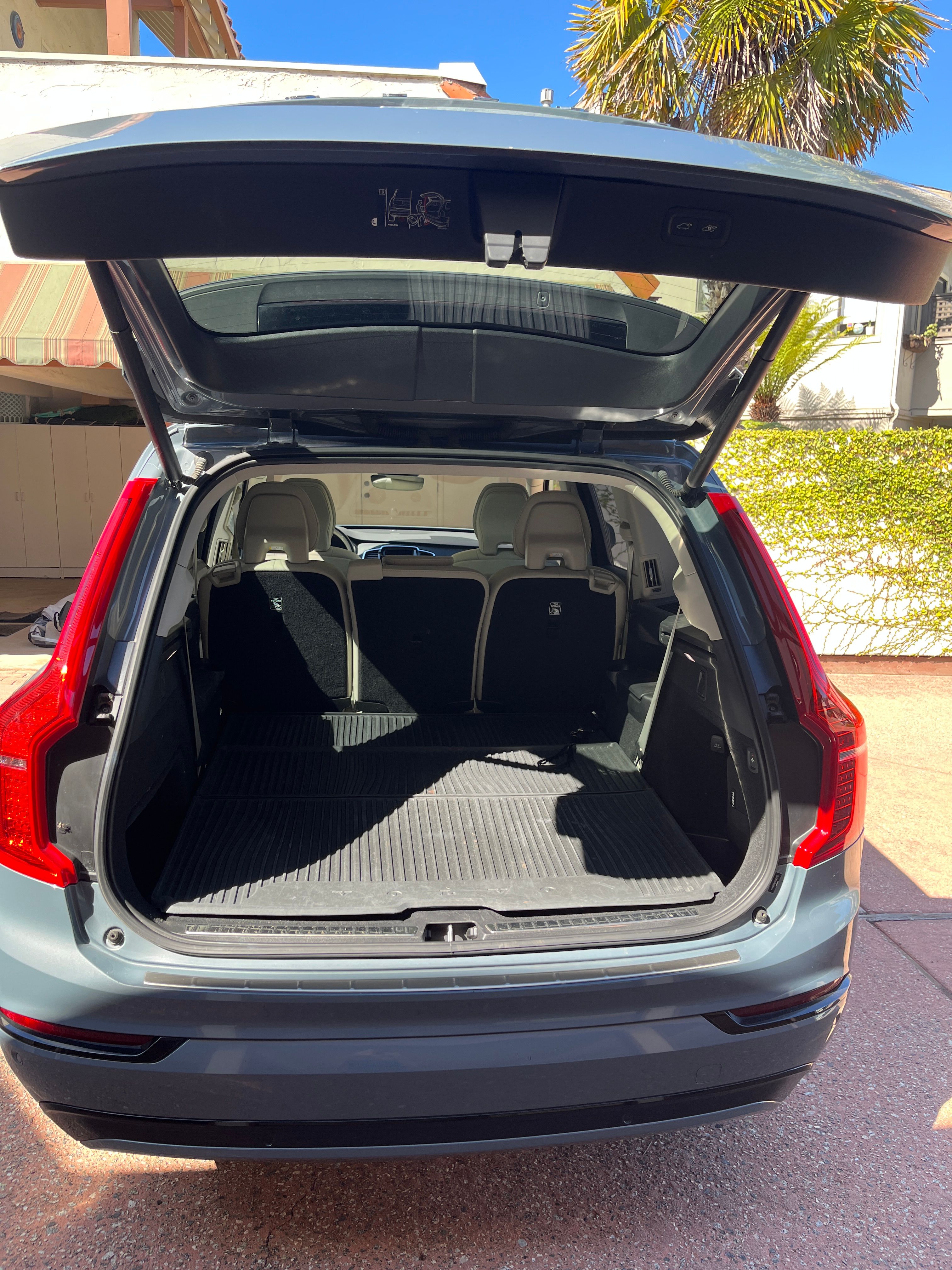 Used 2023 Volvo XC90 T8 Plus AWD/4WD image 13