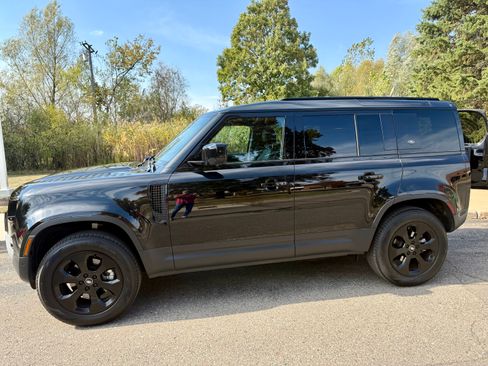 Used 2024 Land Rover Defender 110 S image 4