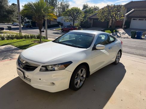 Used 2011 Honda Accord EX-L image 1