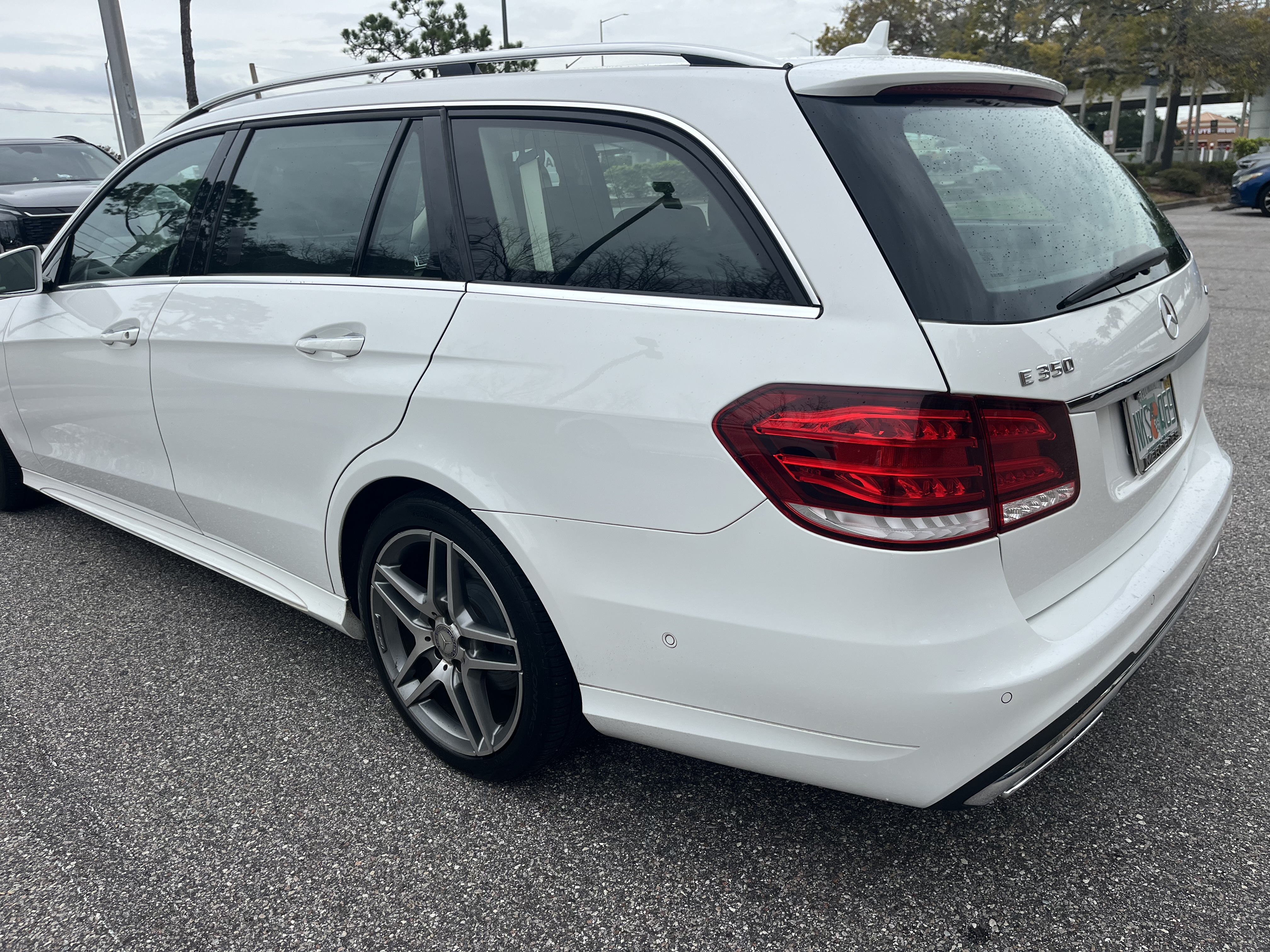 Used 2014 Mercedes-Benz E 350 4MATIC Wagon image 11
