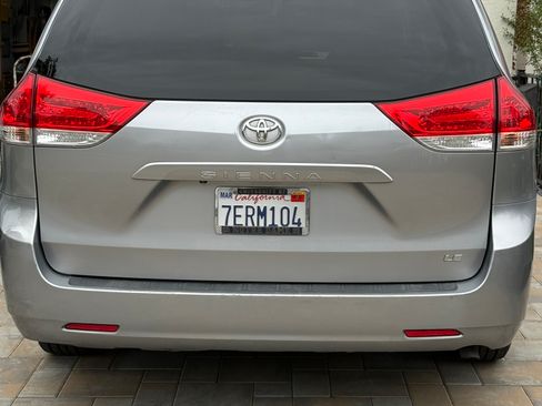 Used 2012 Toyota Sienna LE image 5