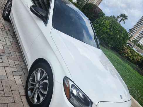 Used 2016 Mercedes-Benz C 300 Sedan image 4